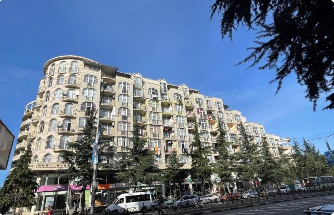 Cathedral Square Apartment Batumi Exterior photo