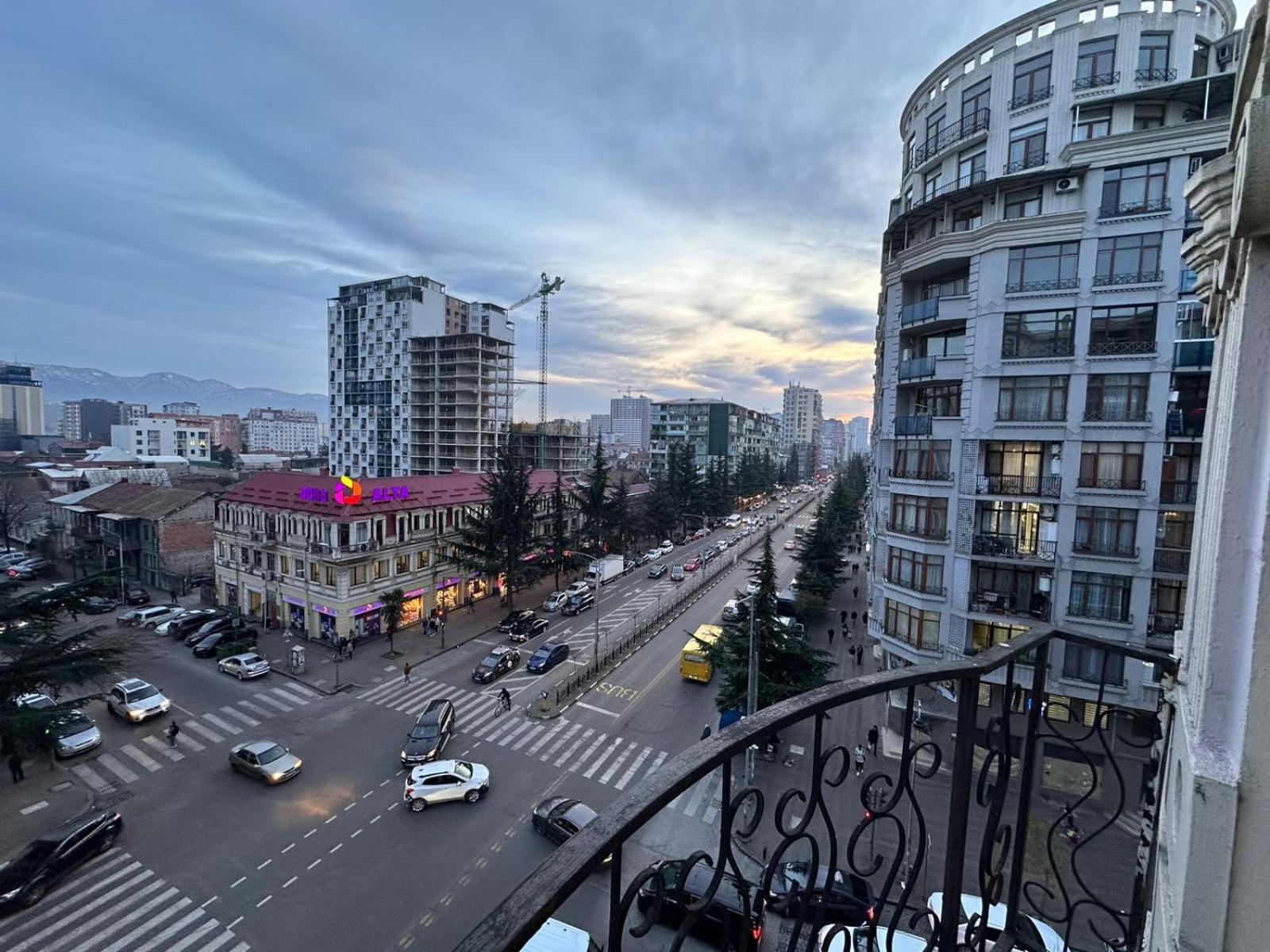 Cathedral Square Apartment Batumi Exterior photo